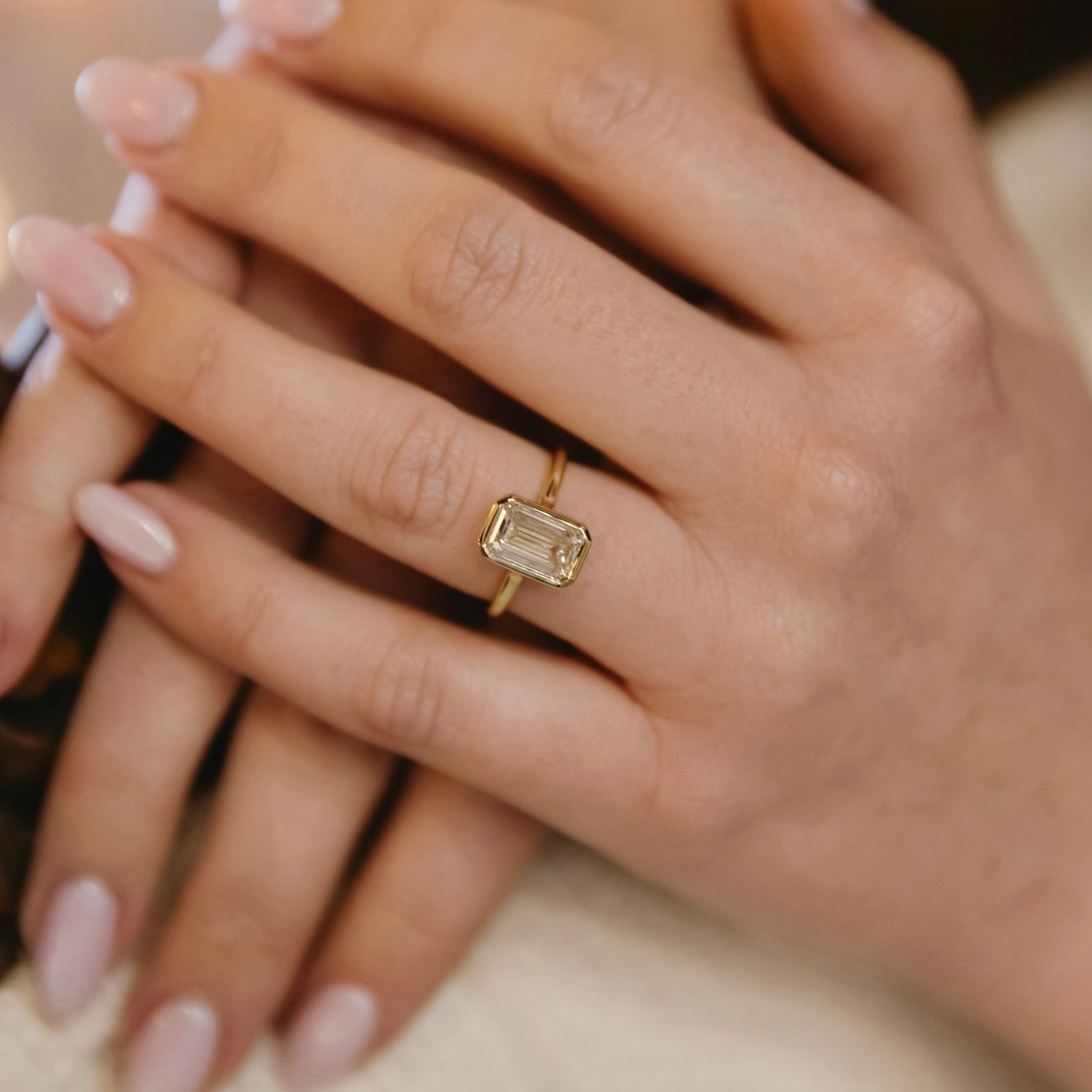 💎 Win a Free 1-Carat Upgrade This April with Ring Artisan! 💍